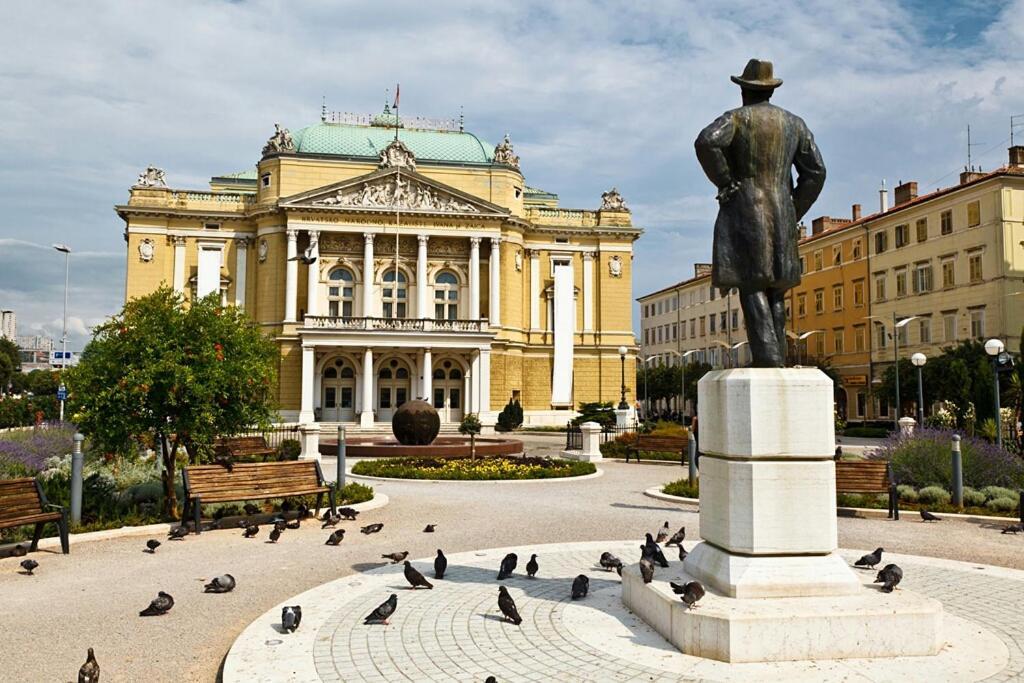 Homestay Seafront Artist Rijeka